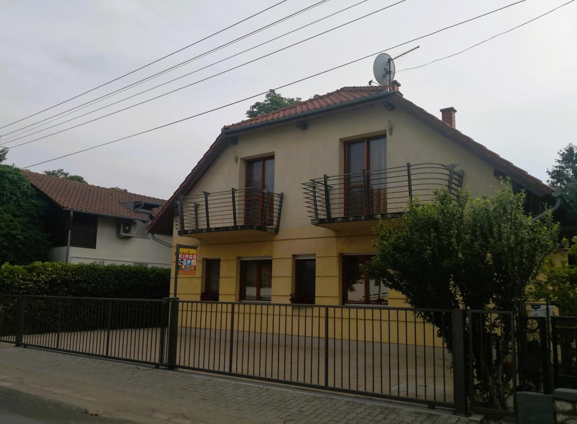 BalatonboglárFrank Apartmanhazアパートメント エクステリア 写真
